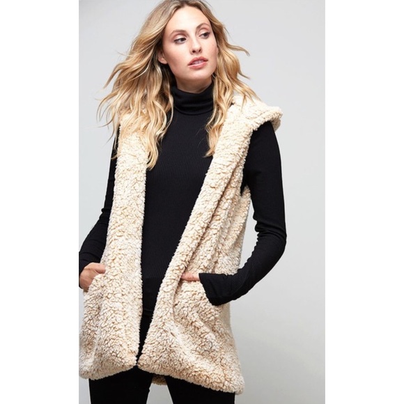 ❗️CLEARANCE❗️Beige Sherpa Oversize Hood Vest S M L - Picture 2 of 3